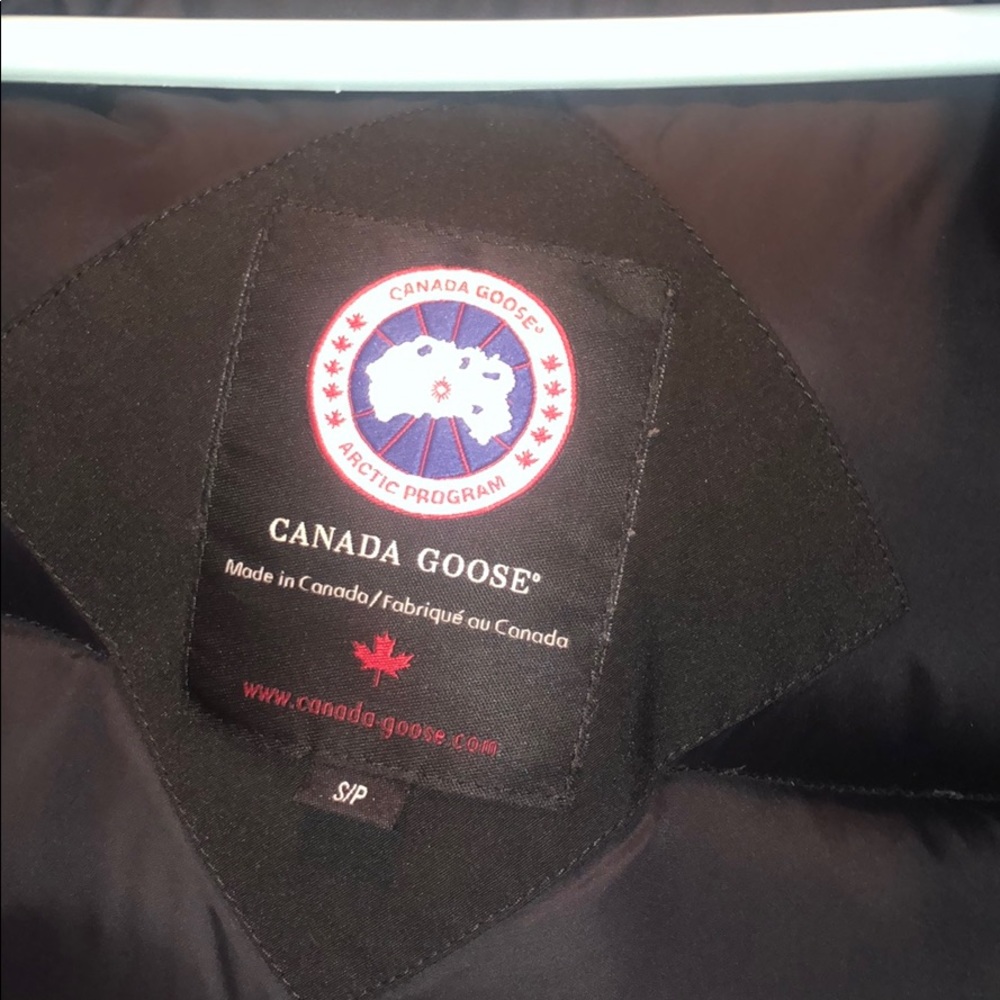 Authentic Canada Goose Bomber women’s size small